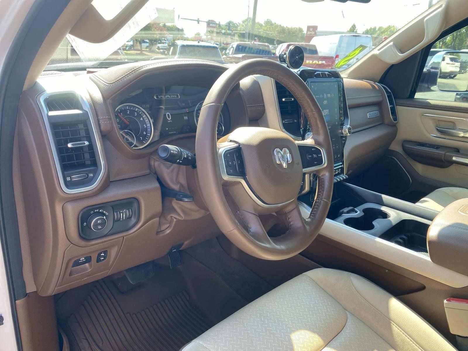 Used 2020 RAM 1500 Laramie AWD/4WD image 28
