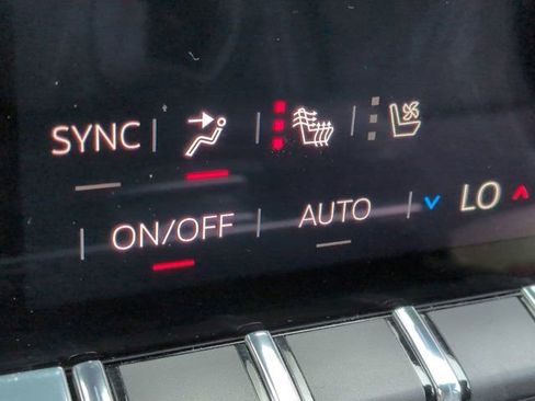 Used 2025 GMC Yukon Denali RWD image 21