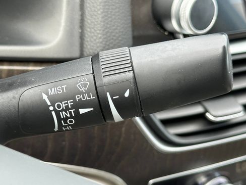 Used 2018 Honda Accord EX-L image 32