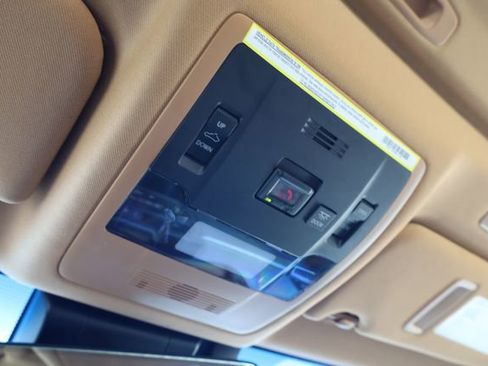 Used 2024 Lexus ES 300h w/ Premium Package image 22