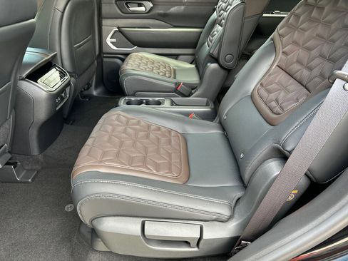 New 2025 Nissan Armada Platinum image 22