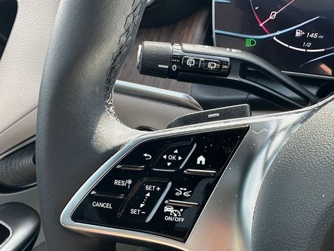 Used 2026 Mercedes-Benz GLC 350e 4MATIC image 34