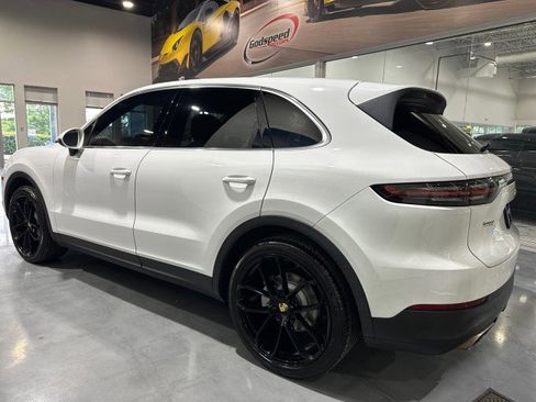 Used 2019 Porsche Cayenne AWD/4WD image 30