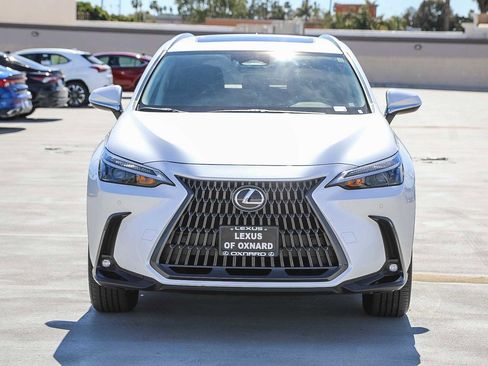 Used 2025 Lexus NX 250 FWD image 2