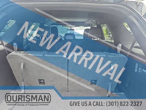 Used 2020 Ford Explorer XLT w/ Equipment Group 202A AWD/4WD image 13