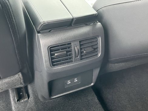 Used 2024 Nissan Rogue SL image 17