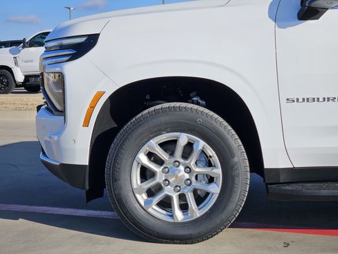 New 2026 Chevrolet Suburban LT w/ Comfort Package image 12