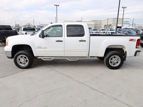 Used 2008 GMC Sierra 2500 SLE w/ Z71 Off-Road Package image 3