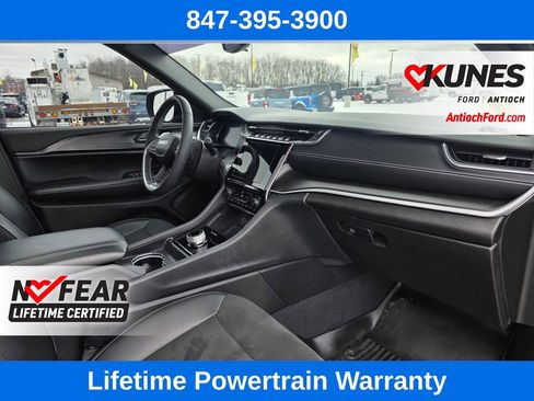 Used 2024 Jeep Grand Cherokee L Altitude image 32