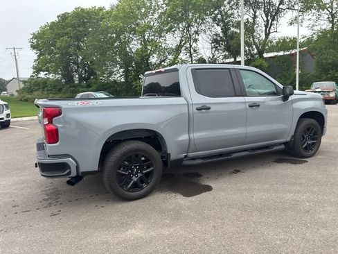 Used 2025 Chevrolet Silverado 1500 Custom w/ Turbomax Blackout Package AWD/4WD image 8