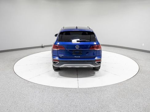 Used 2022 Volkswagen Taos SE image 32