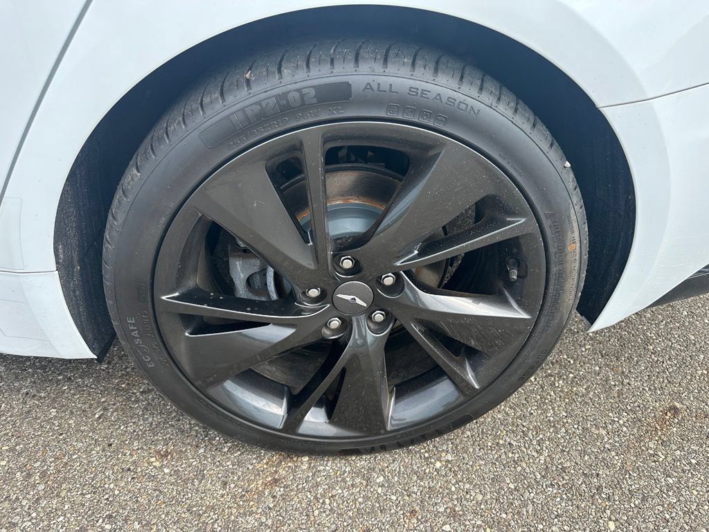 Used 2023 Genesis G70 2.0T w/ Sport Prestige Package AWD/4WD image 9