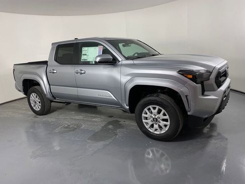 New 2026 Toyota Tacoma SR5 image 3
