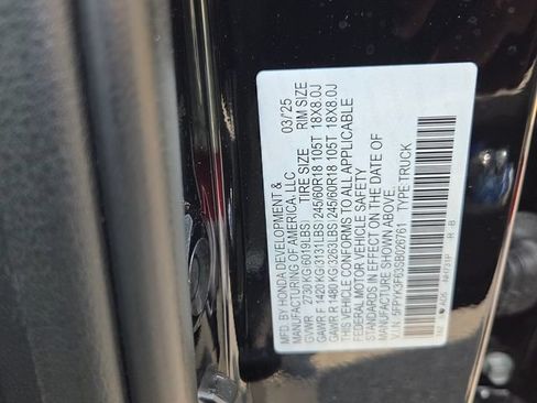 Used 2025 Honda Ridgeline TrailSport image 7