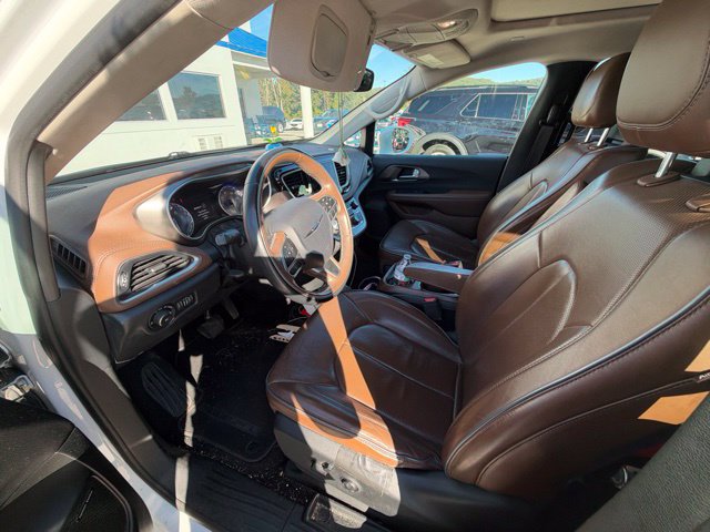 Used 2017 Chrysler Pacifica Limited FWD image 37