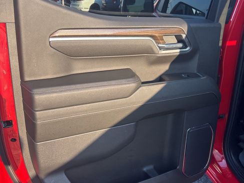 Used 2025 Chevrolet Silverado 1500 LT image 28