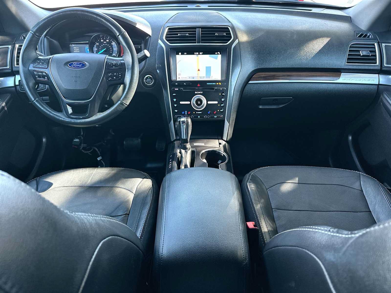 Used 2018 Ford Explorer Limited w/ Ford Safe & Smart Package AWD/4WD image 25