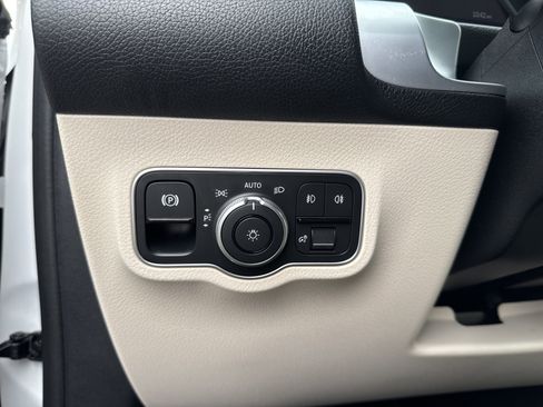 Certified 2025 Mercedes-Benz GLB 250 4MATIC image 15