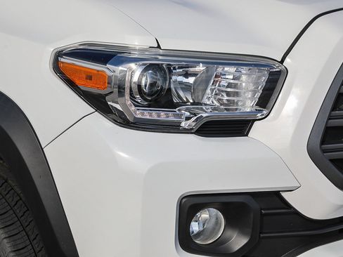 Used 2023 Toyota Tacoma TRD Off-Road AWD/4WD image 8