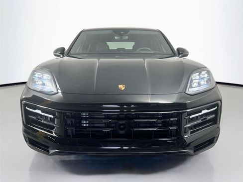 Certified 2026 Porsche Cayenne Coupe AWD/4WD image 10