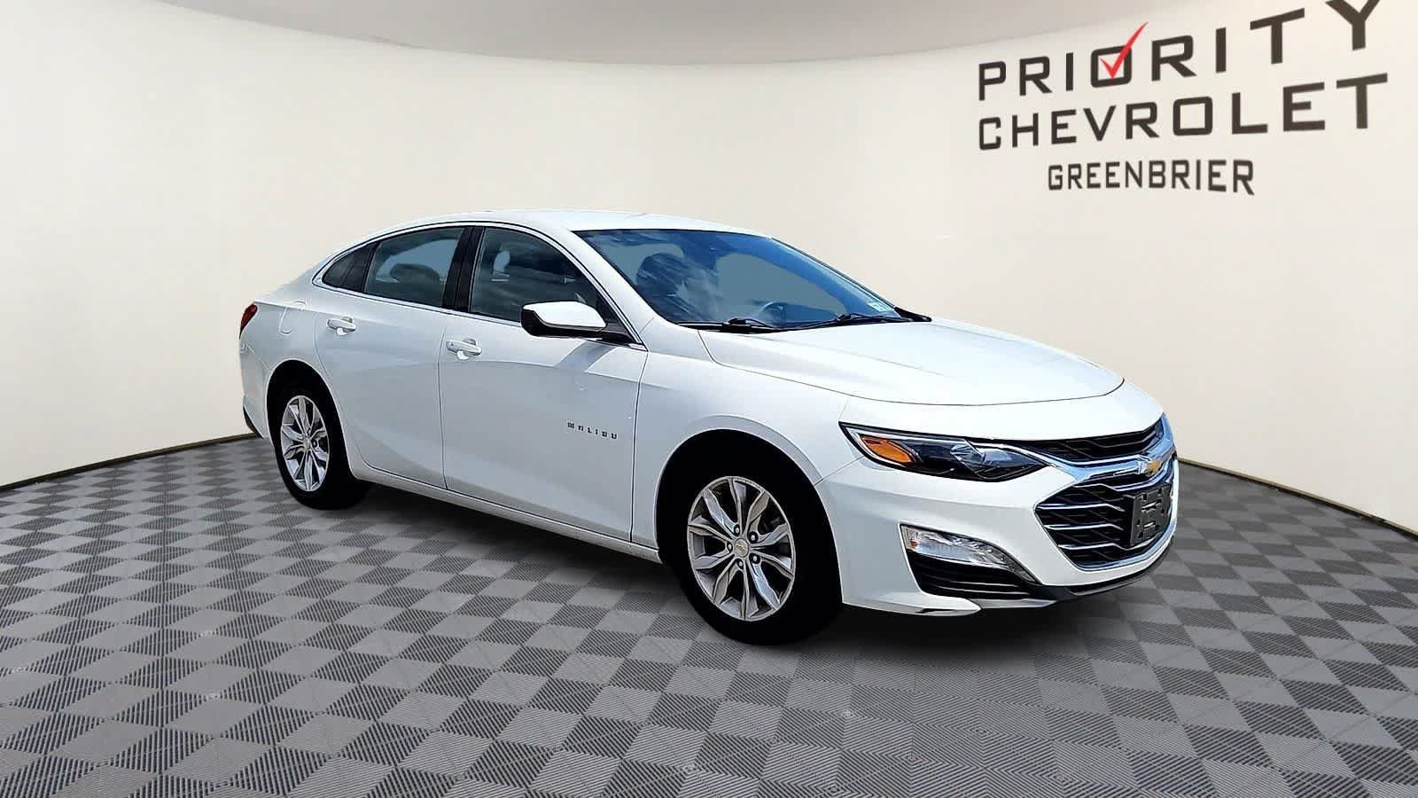 Used 2023 Chevrolet Malibu LT FWD image 2