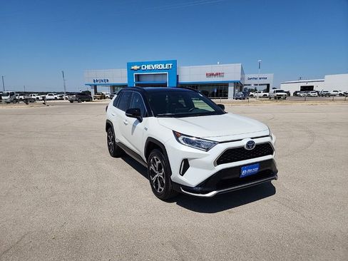 Used 2021 Toyota RAV4 XSE image 3