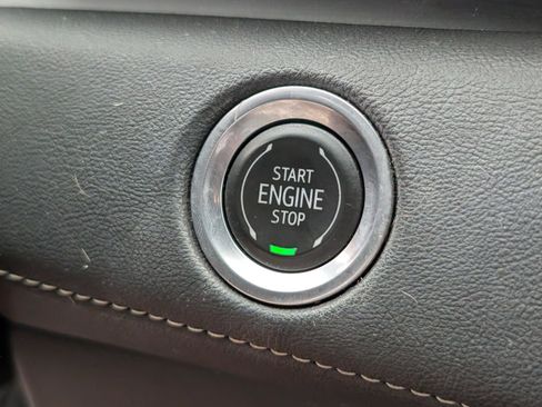 Used 2023 Cadillac Escalade Luxury AWD/4WD image 28