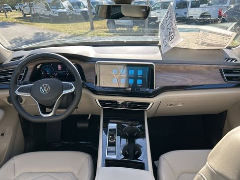 New 2026 Volkswagen Atlas SE image 10
