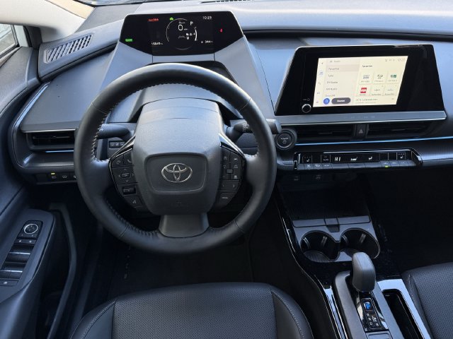Used 2025 Toyota Prius FWD image 11