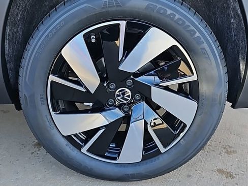 New 2026 Volkswagen Atlas Cross Sport SEL AWD/4WD image 9