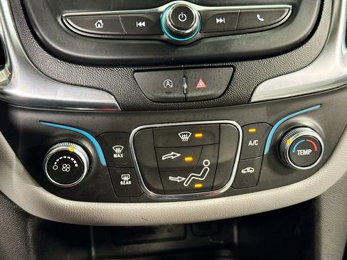 Used 2022 Chevrolet Equinox LT image 25