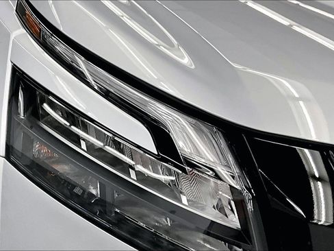New 2025 Nissan Pathfinder Platinum w/ Lighting Package (N93) AWD/4WD image 14