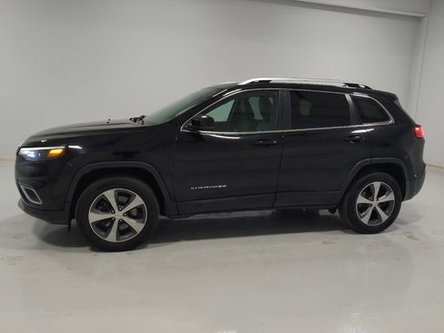 Used 2019 Jeep Cherokee Limited AWD/4WD image 2