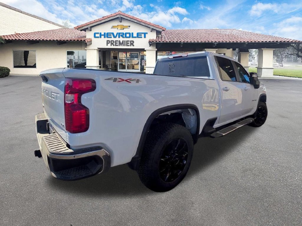 Used 2025 Chevrolet Silverado 2500 LT w/ Convenience Package AWD/4WD image 4