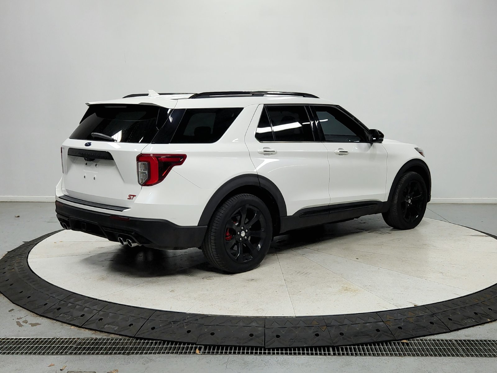 Used 2020 Ford Explorer ST w/ ST Street Pack AWD/4WD image 8
