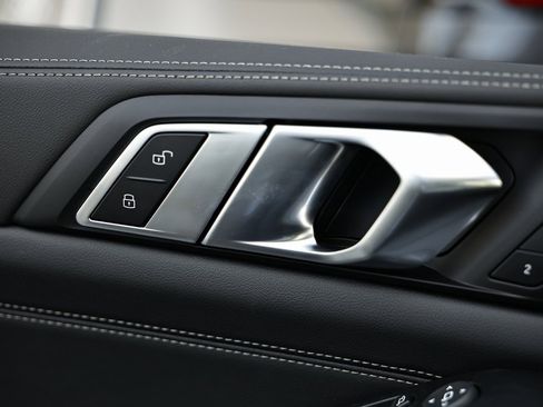 New 2026 BMW X7 xDrive40i w/ M Sport Package image 14