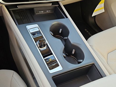 New 2026 Volkswagen Atlas SE image 14