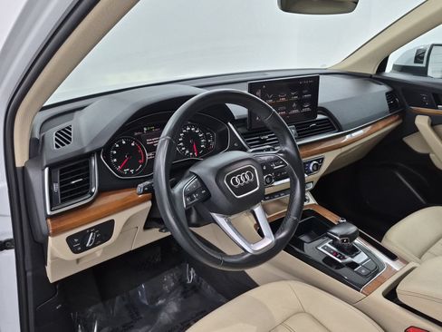 Used 2022 Audi Q5 2.0T Premium w/ Convenience Package AWD/4WD image 4