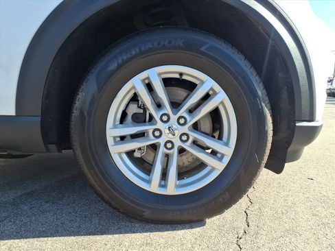 Certified 2022 Ford Explorer XLT w/ Equipment Group 202A image 14