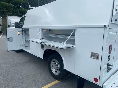 New 2025 Chevrolet Express 3500 w/ Power Convenience Package RWD image 6