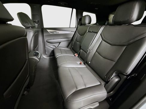 Used 2025 Cadillac XT6 Luxury FWD image 26