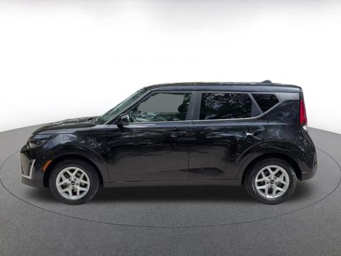 Used 2025 Kia Soul LX w/ LX Technology Package FWD image 9