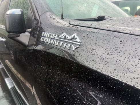 Used 2022 Chevrolet Silverado 1500 High Country w/ High Country Premium Package AWD/4WD image 5