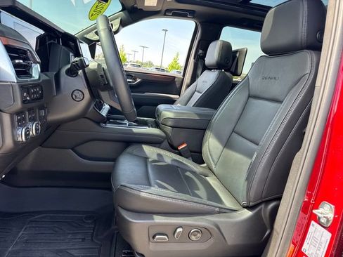 Used 2025 GMC Yukon Denali w/ Denali Reserve Package AWD/4WD image 16