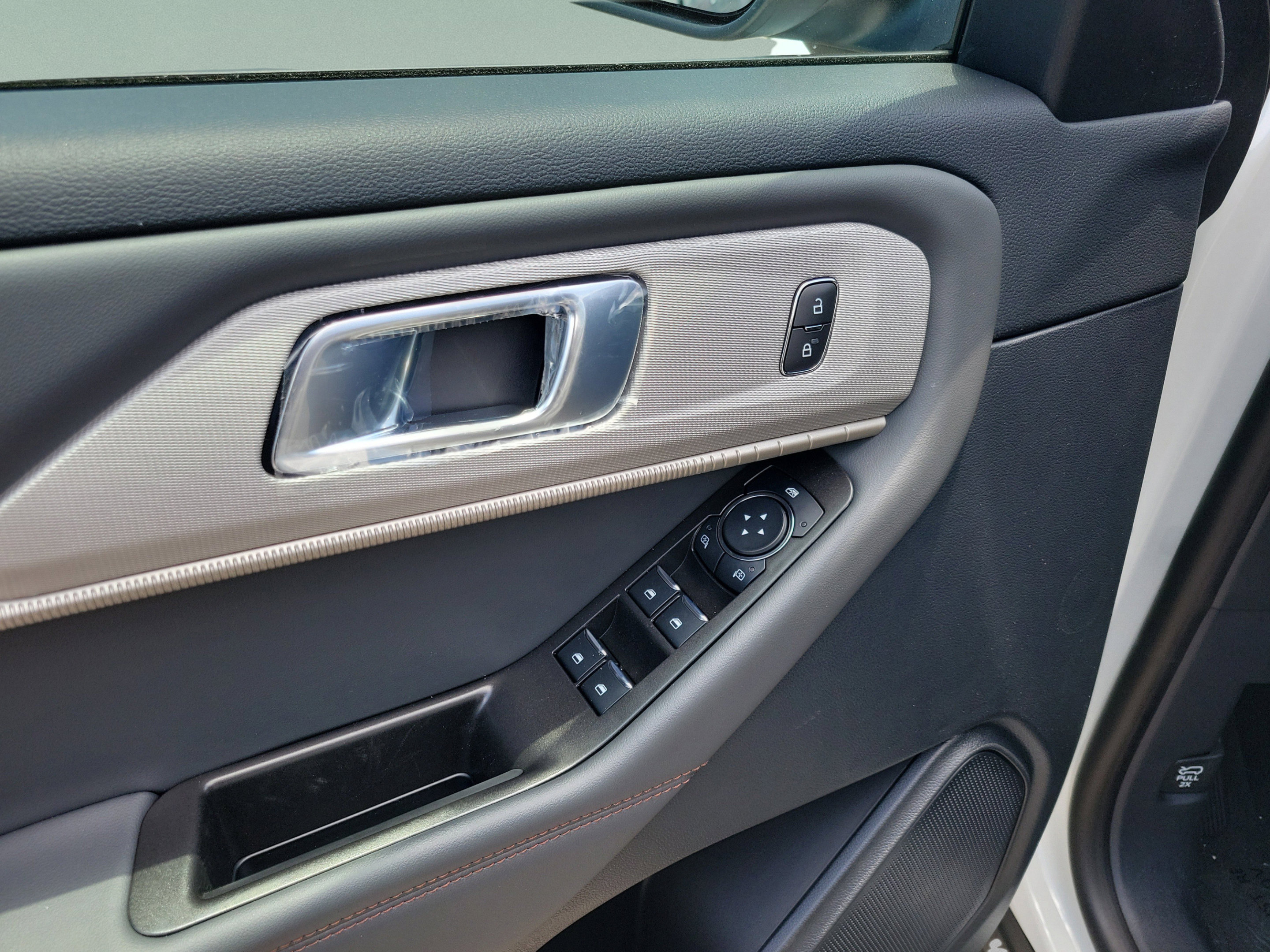 New 2026 Ford Explorer Active AWD/4WD image 13