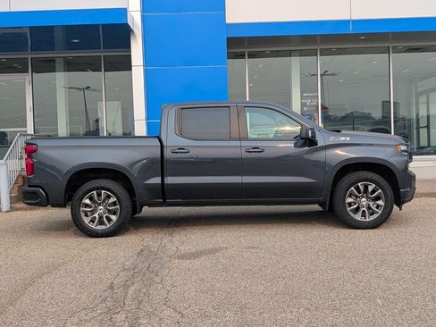 Certified 2022 Chevrolet Silverado 1500 RST AWD/4WD image 2