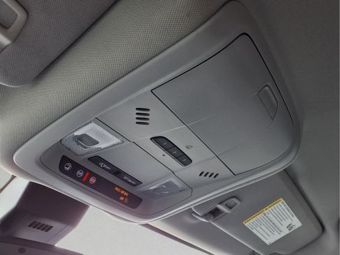 Used 2022 GMC Terrain SLT w/ Elevation Edition image 27