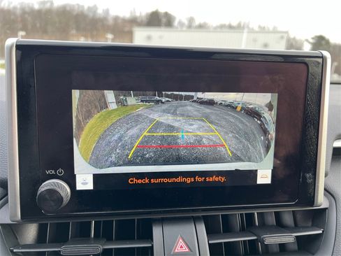 Used 2025 Toyota RAV4 SE image 18