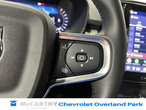 Used 2025 Volvo XC40 B5 Plus AWD/4WD image 15