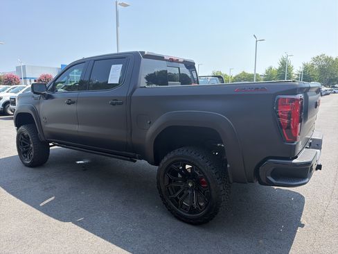 Used 2026 GMC Sierra 1500 AT4 w/ AT4 Premium Package AWD/4WD image 9